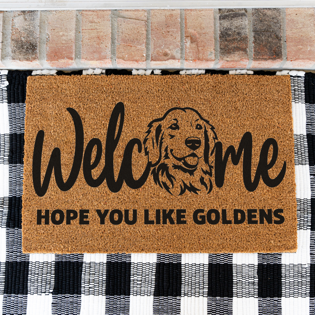Golden retriever doormat with a golden face in the word Welcome